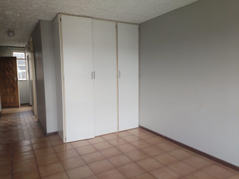 Apartment For Sale in Silverton - Photo 8