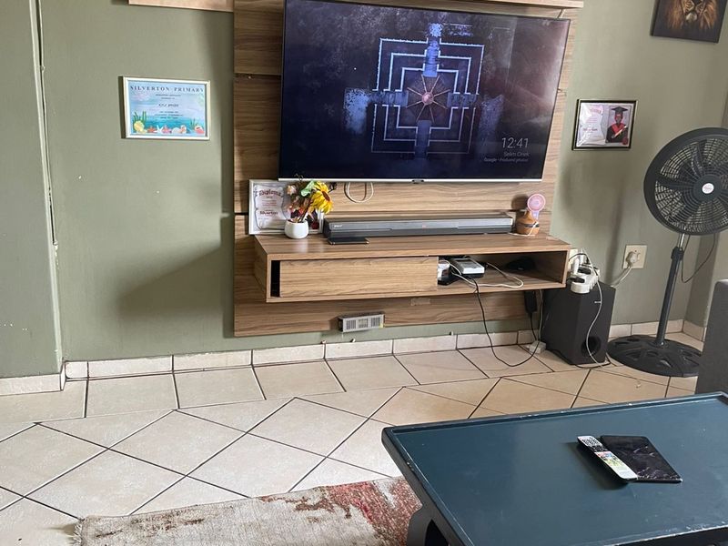 Apartment For Sale in Silverton - Photo 2