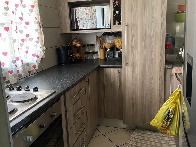 Apartment For Sale in Silverton - Photo 3