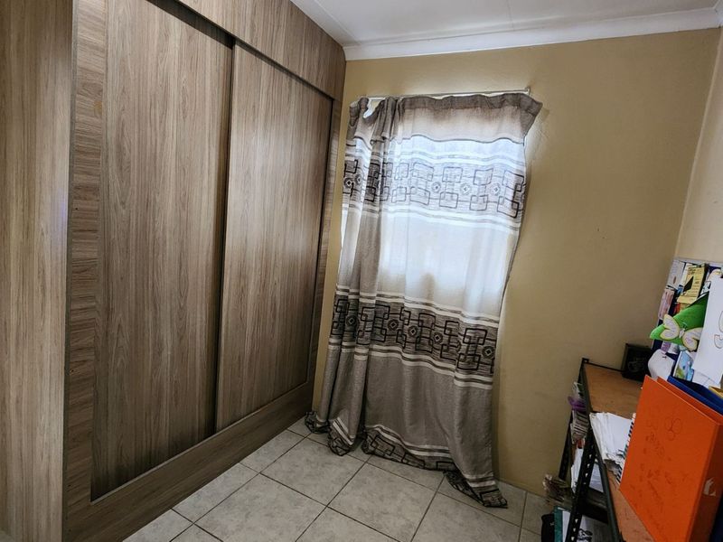 House For Sale in Riverside View - Photo 6