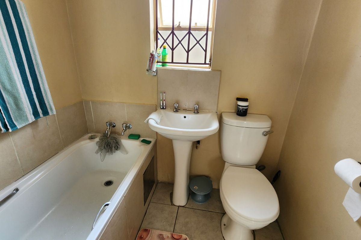 House For Sale in Riverside View - Photo 5
