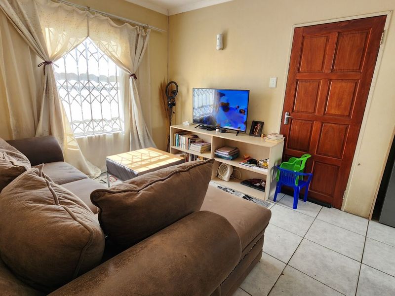 House For Sale in Riverside View - Photo 3