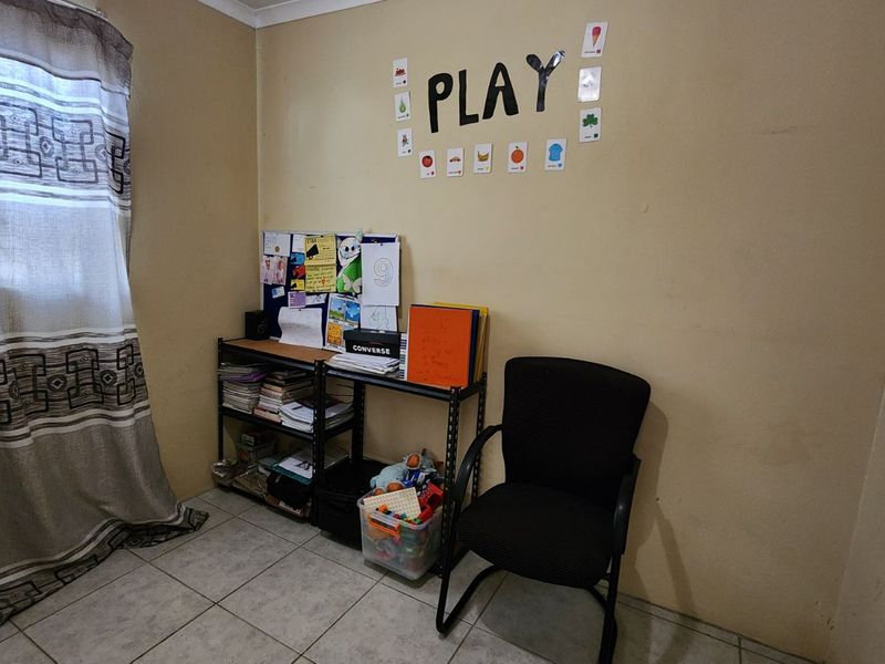 House For Sale in Riverside View - Photo 7