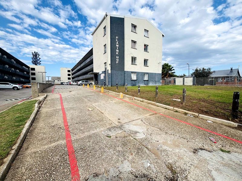 Apartment For Sale in Sydenham - Photo 2