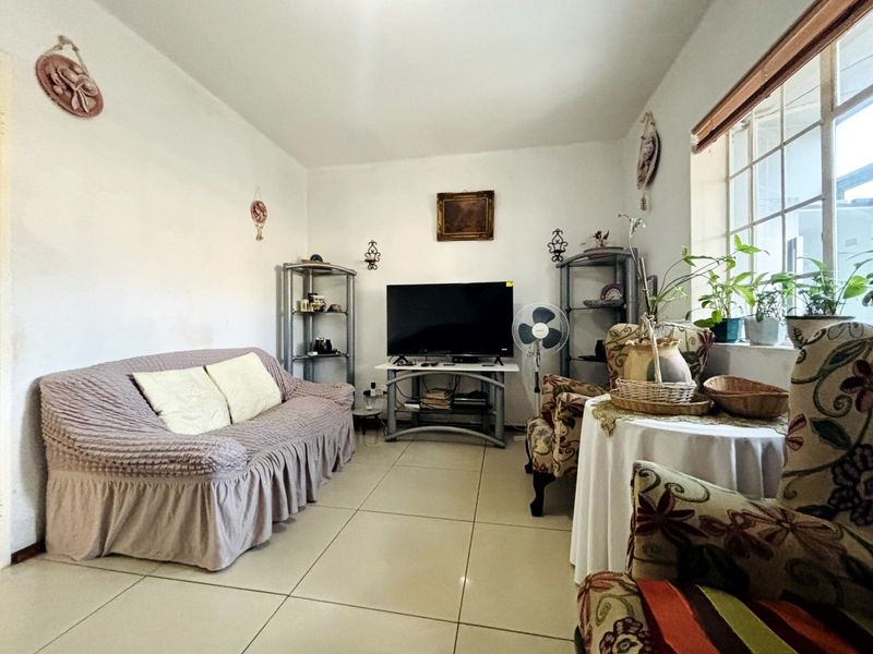 Apartment For Sale in Sydenham - Photo 5