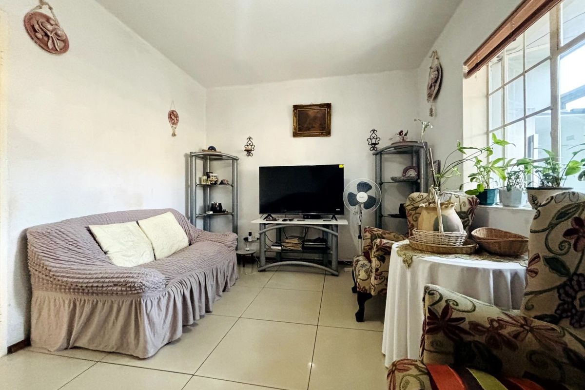 Apartment For Sale in Sydenham - Photo 5