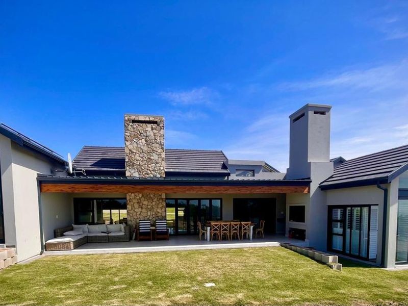 House For Sale in Hartland Lifestyle Estate - Photo 2