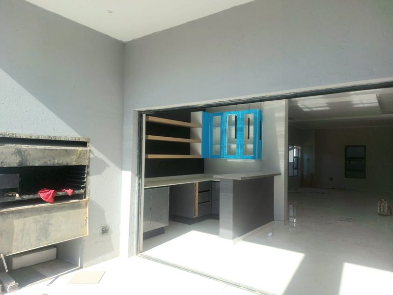 House For Sale in Six Fountains Residential Estate - Photo 5