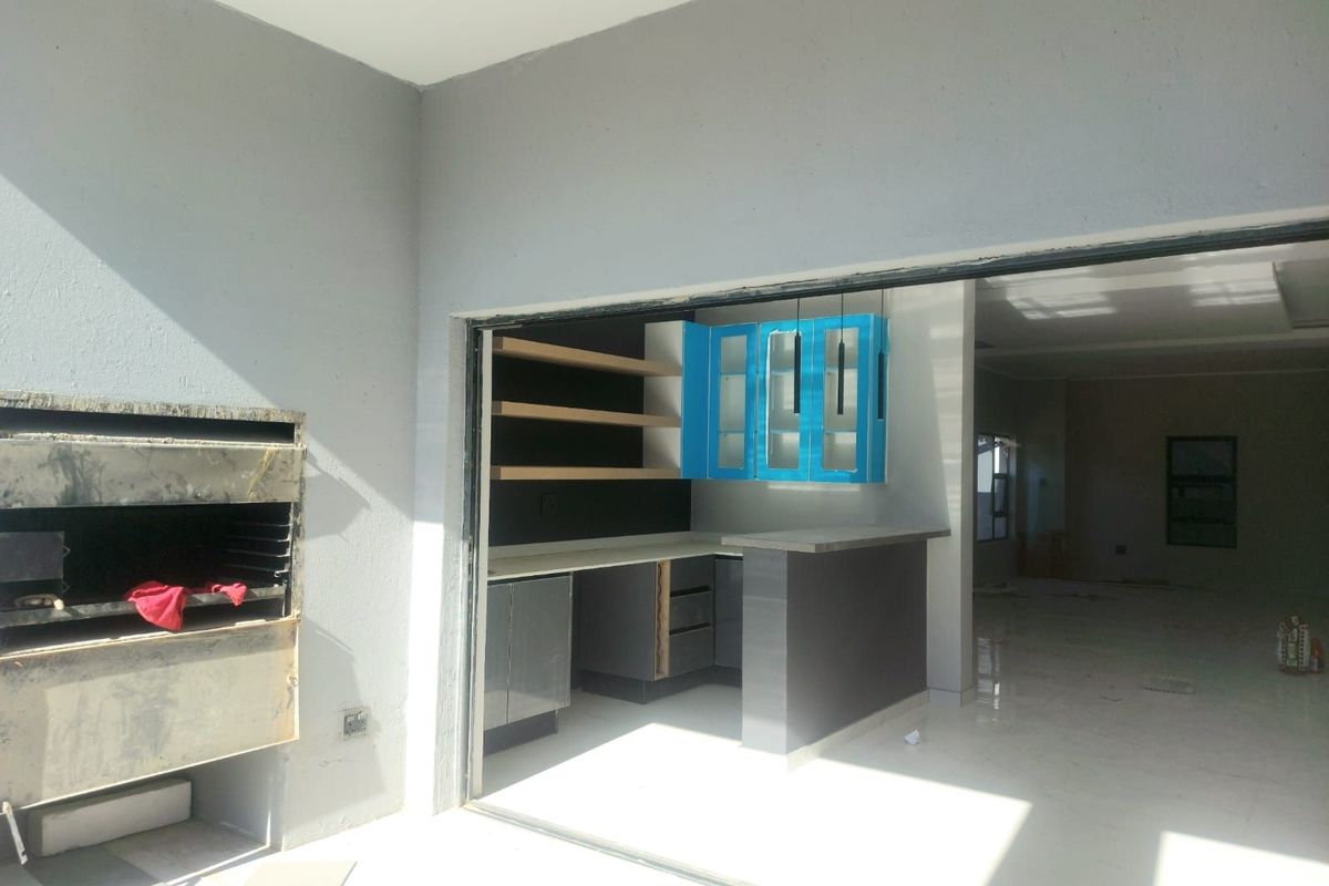 House For Sale in Six Fountains Residential Estate - Photo 5