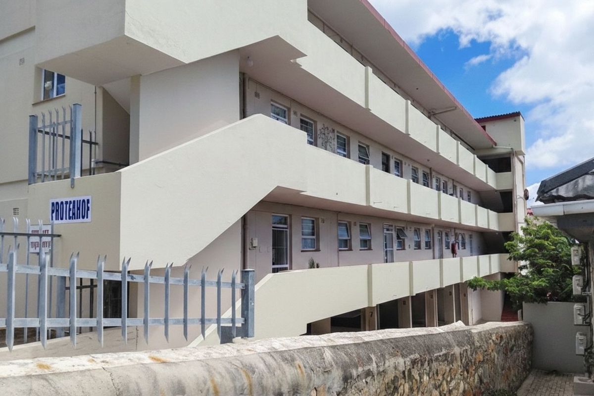 Apartment For Sale in Mossel Bay Central - Photo 2