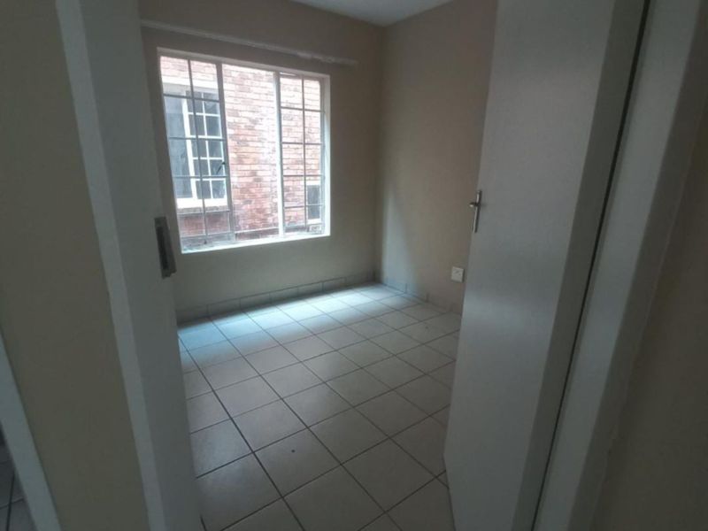 Apartment For Sale in Kempton Park Central - Photo 9