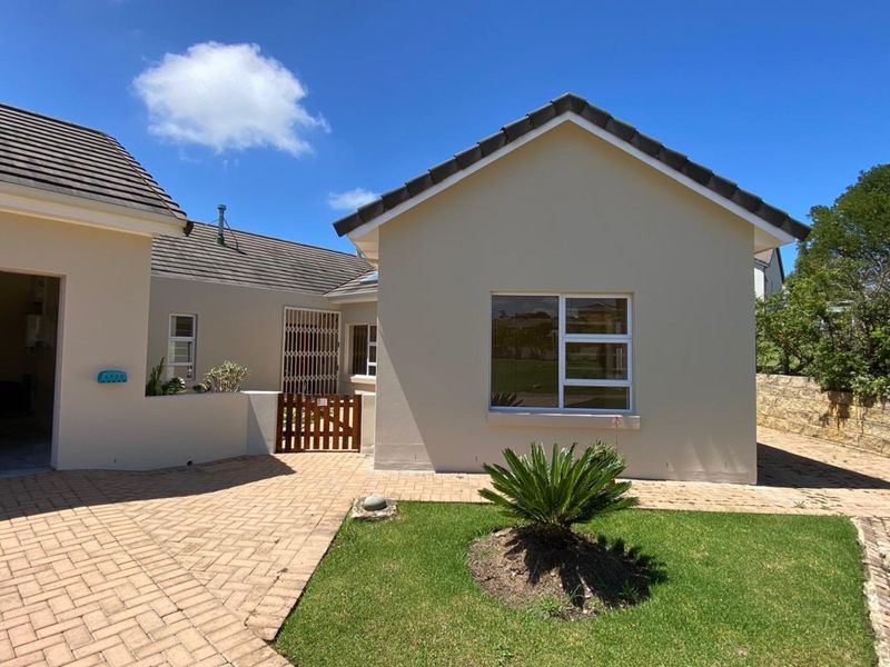 House For Sale in Groenkloof Retirement Village - Photo 2