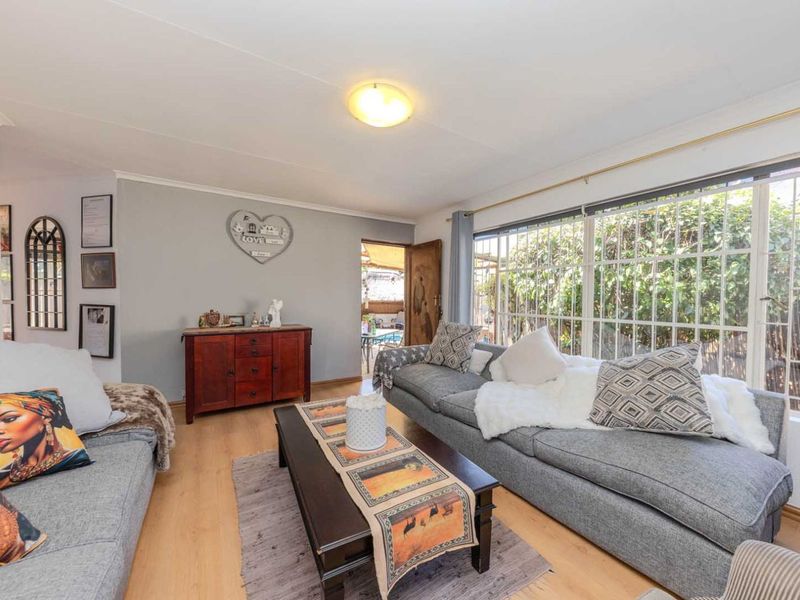 House For Sale in Albertville - Photo 9