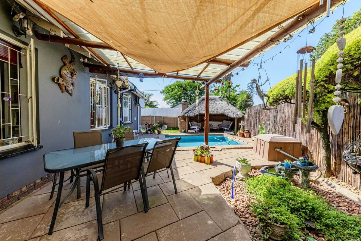 House For Sale in Albertville - Photo 4