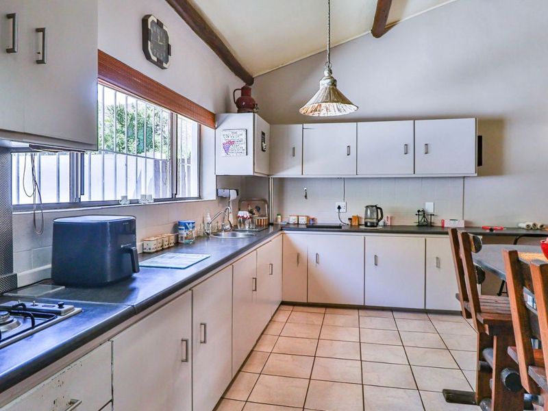 House For Sale in Montagu Central - Photo 7