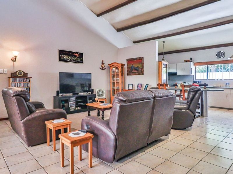 House For Sale in Montagu Central - Photo 10