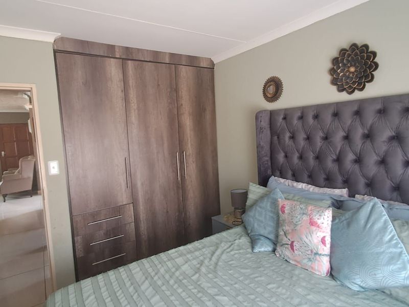 House For Sale in Soshanguve Ext - Photo 8
