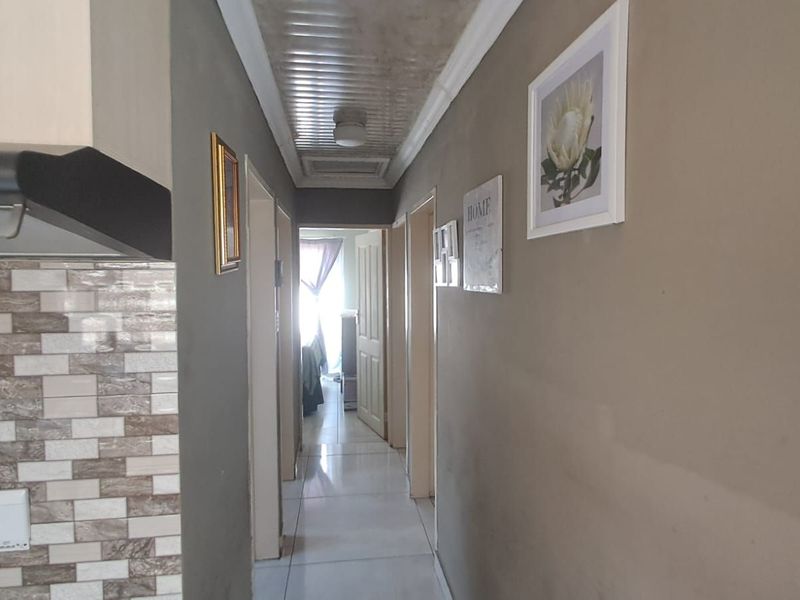 House For Sale in Soshanguve Ext - Photo 6