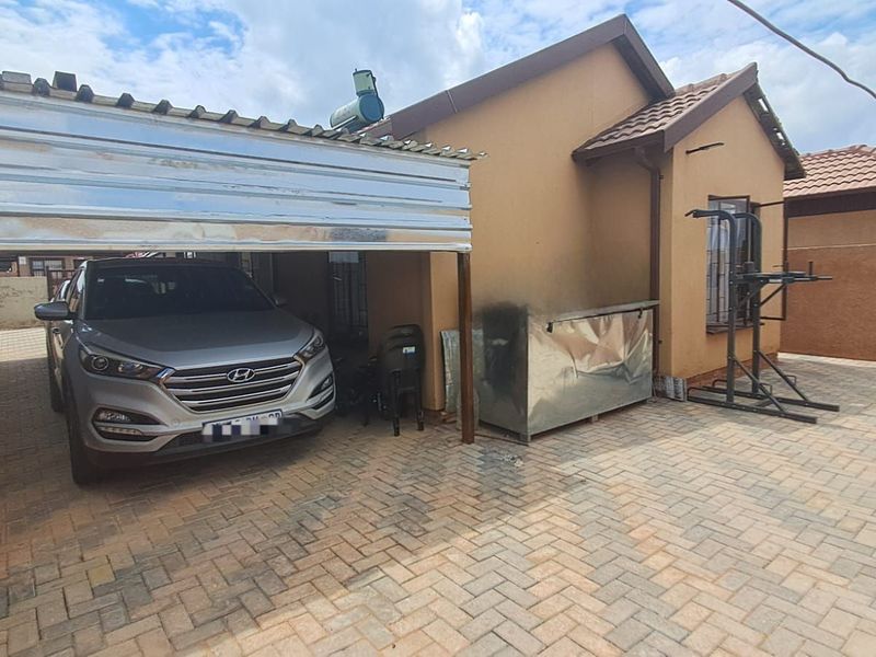 House For Sale in Soshanguve Ext - Photo 5