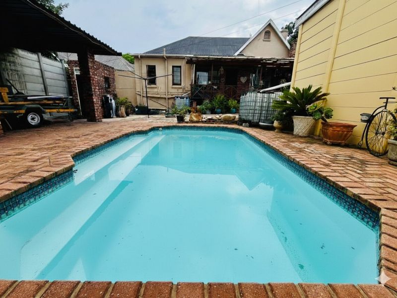 House For Sale in College Hill - Photo 3