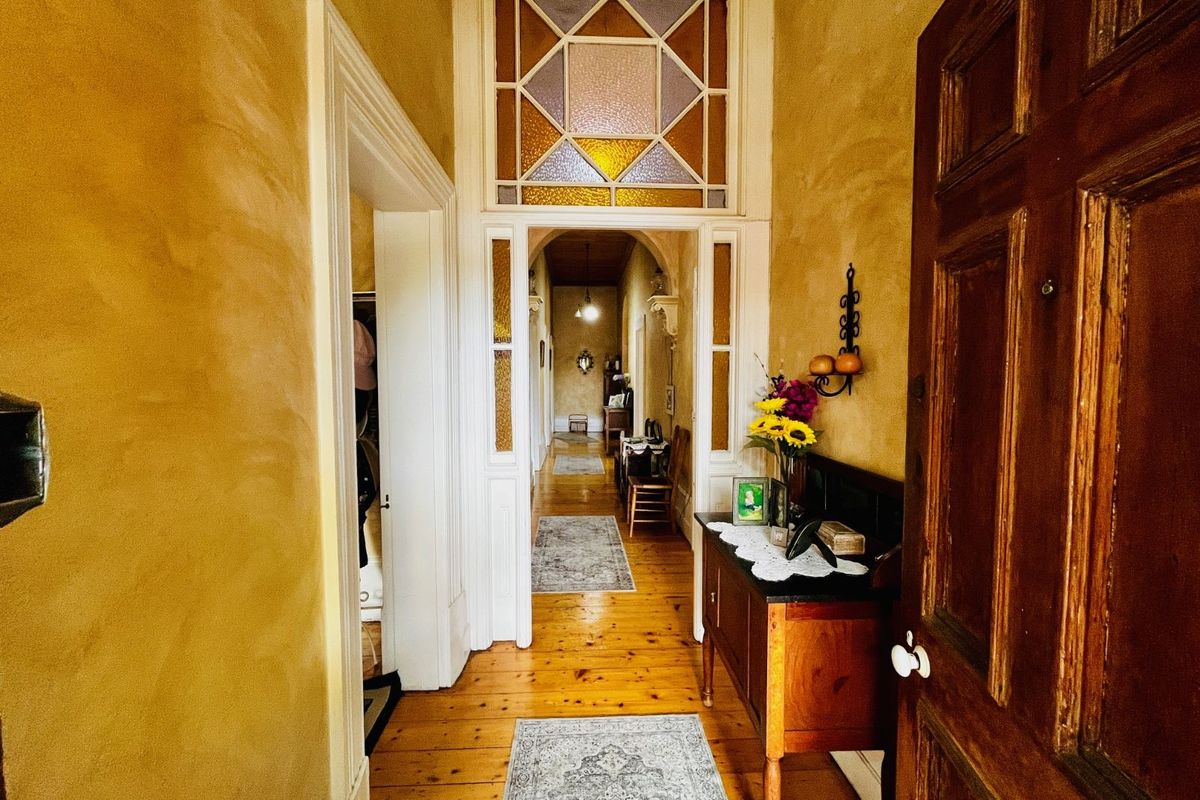 House For Sale in College Hill - Photo 4