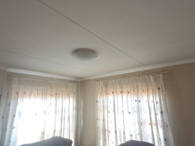 House For Sale in Soshanguve Ext - Photo 6