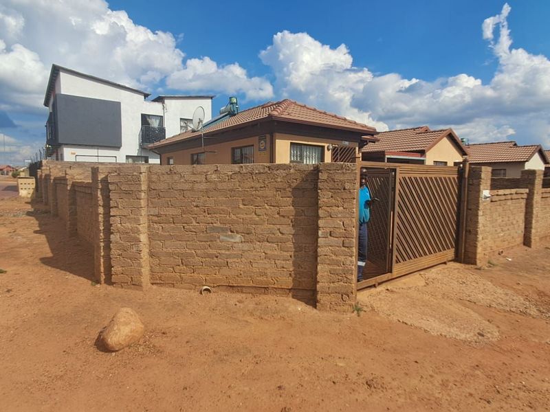 House For Sale in Soshanguve Ext - Photo 7