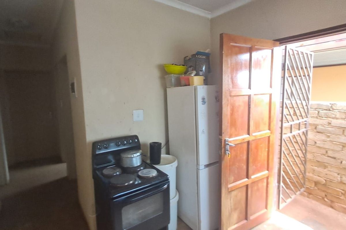 House For Sale in Soshanguve Ext - Photo 3