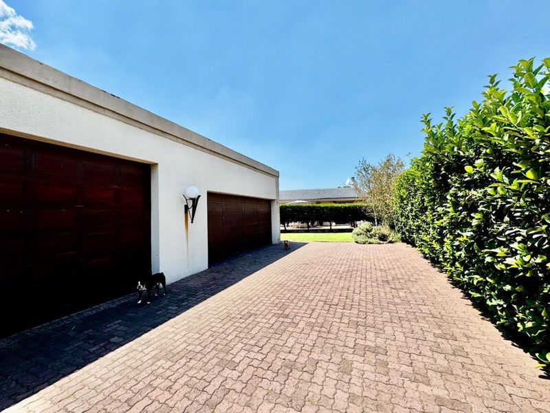 House For Sale in Secunda Central - Photo 2