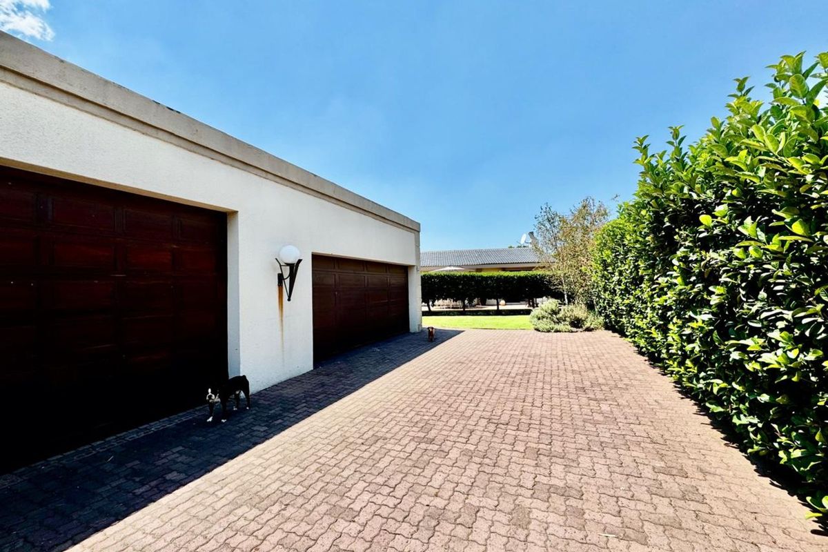 House For Sale in Secunda Central - Photo 2