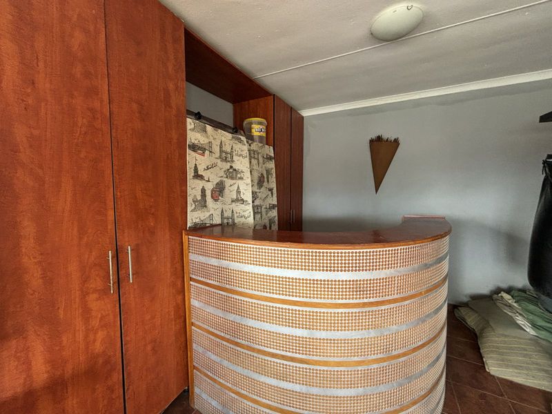 House For Sale in Golden Acres Estate - Photo 9