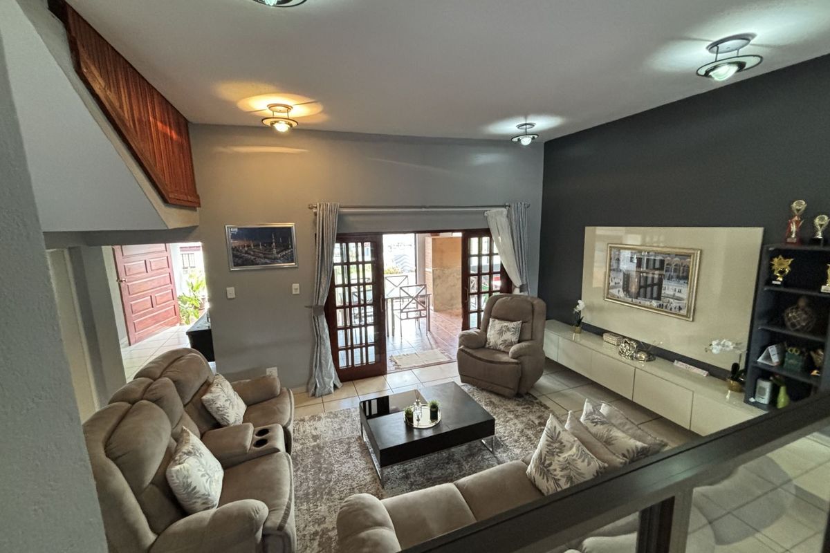 House For Sale in Golden Acres Estate - Photo 5