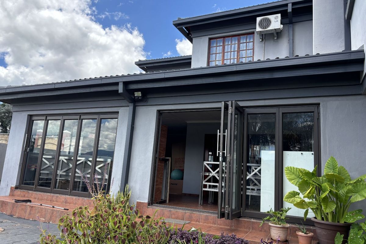 House For Sale in Golden Acres Estate - Photo 2