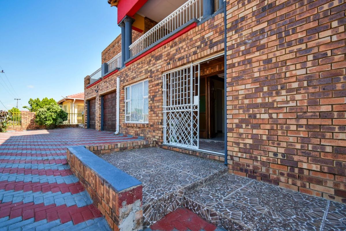 House For Sale in Mabopane Central - Photo 5