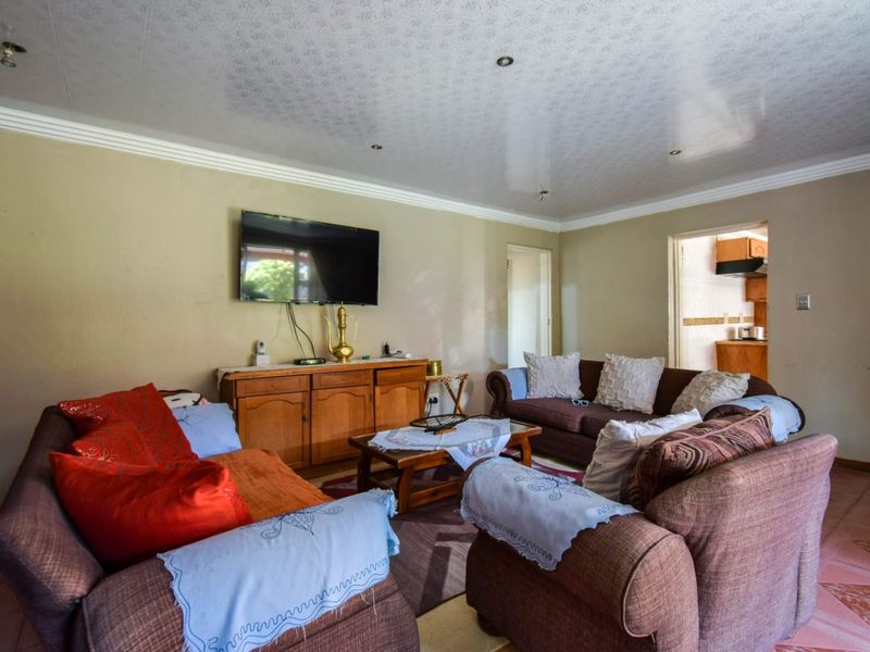 House For Sale in Mabopane Central - Photo 9