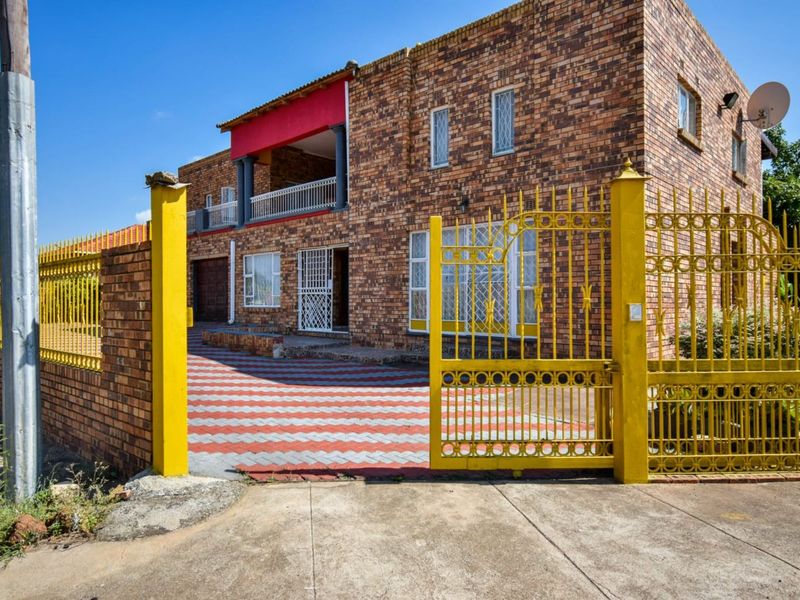 House For Sale in Mabopane Central - Photo 3