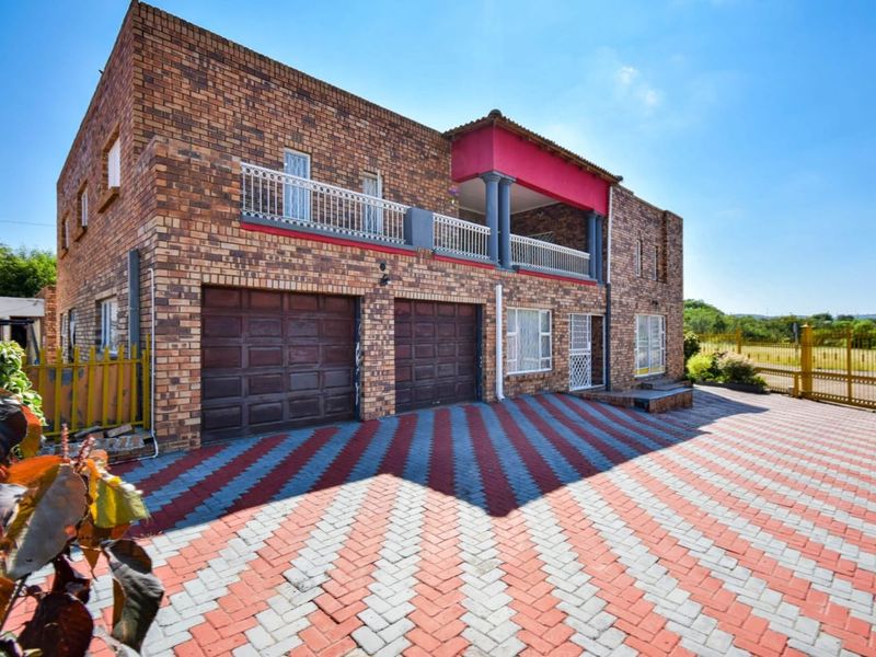 House For Sale in Mabopane Central - Photo 4