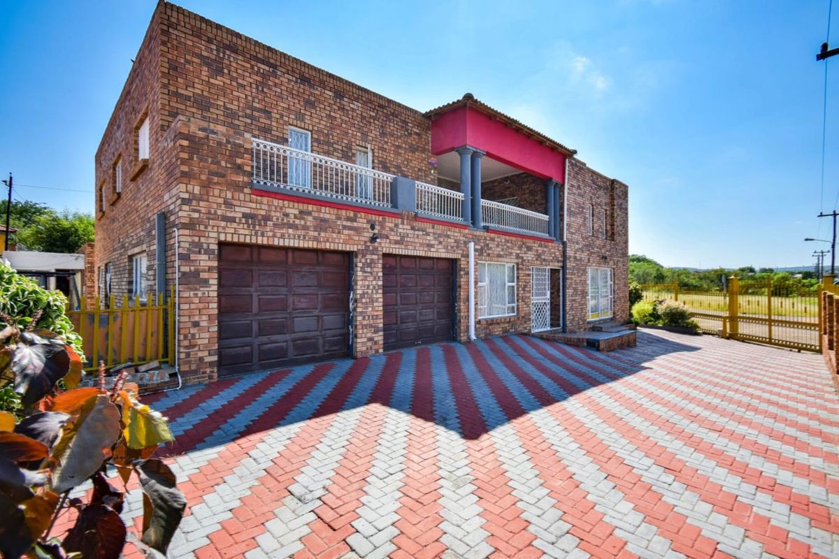 House For Sale in Mabopane Central - Photo 4
