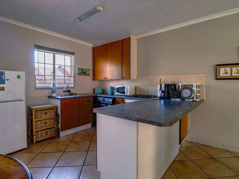 Townhouse For Sale in Amberfield - Photo 5