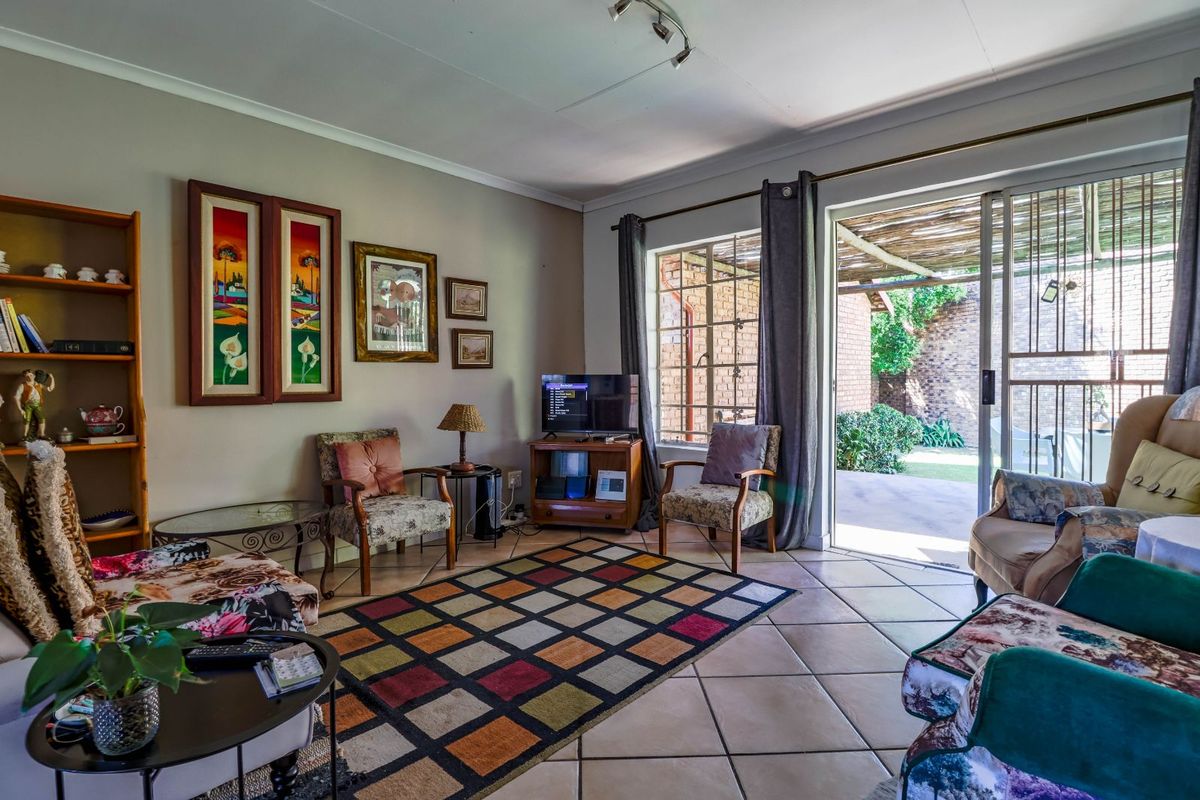 Townhouse For Sale in Amberfield - Photo 3