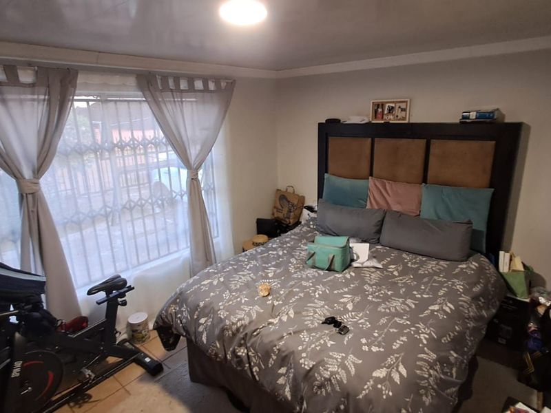 House For Sale in Soshanguve Ext - Photo 6