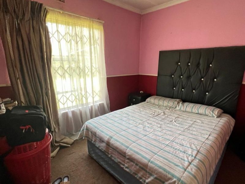 House For Sale in Brackendowns - Photo 6