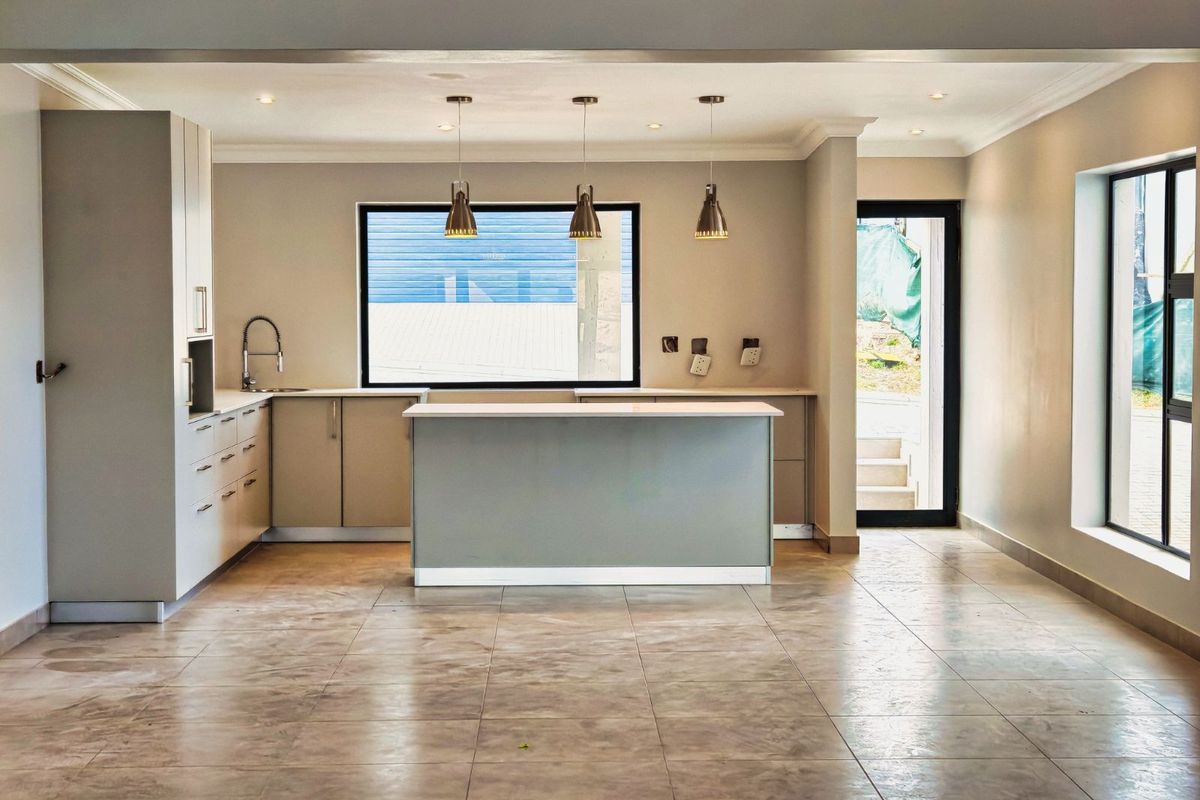 House For Sale in Outeniquasbosch - Photo 3