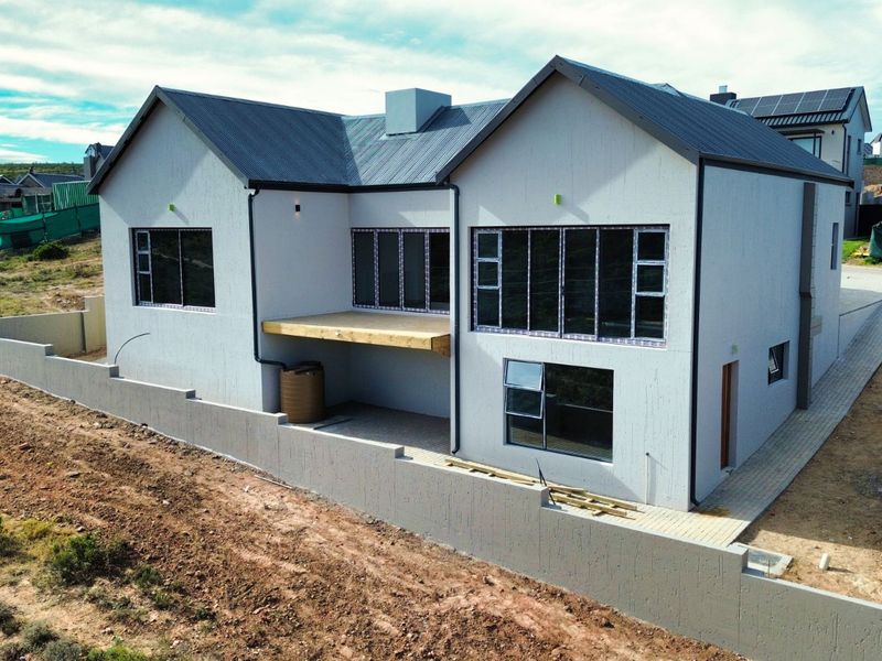 House For Sale in Outeniquasbosch - Photo 2