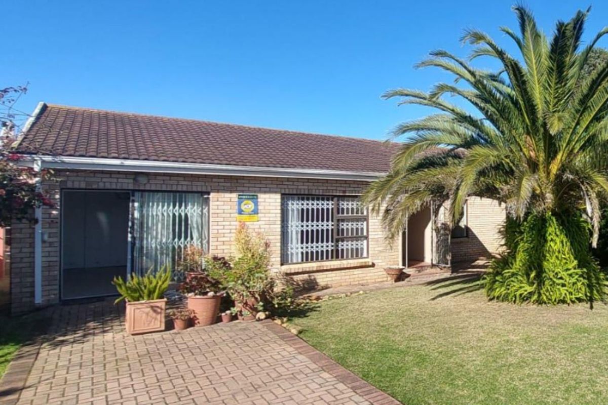 House For Sale in Wavecrest - Photo 4