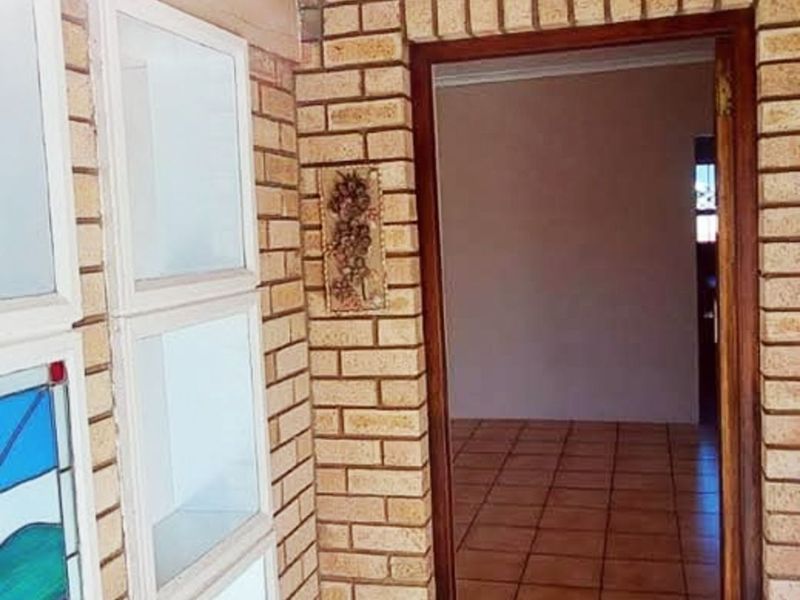 House For Sale in Wavecrest - Photo 8