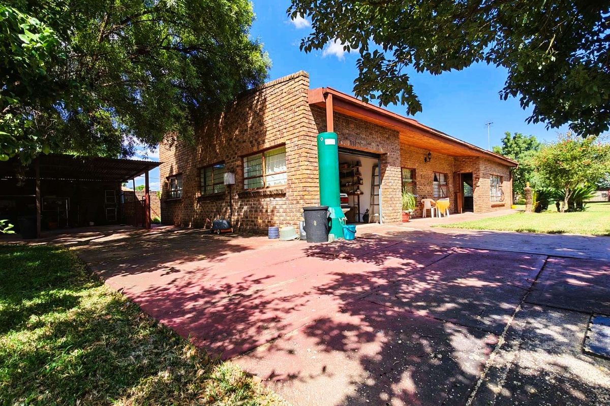 House For Sale in Modimolle Central - Photo 2