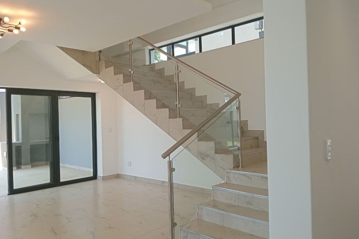 House For Sale in Morningside - Photo 4