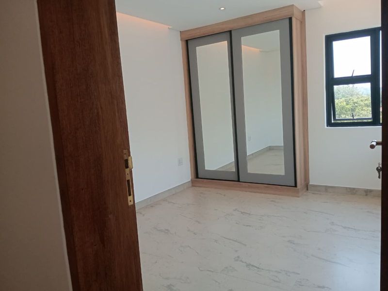 House For Sale in Morningside - Photo 6