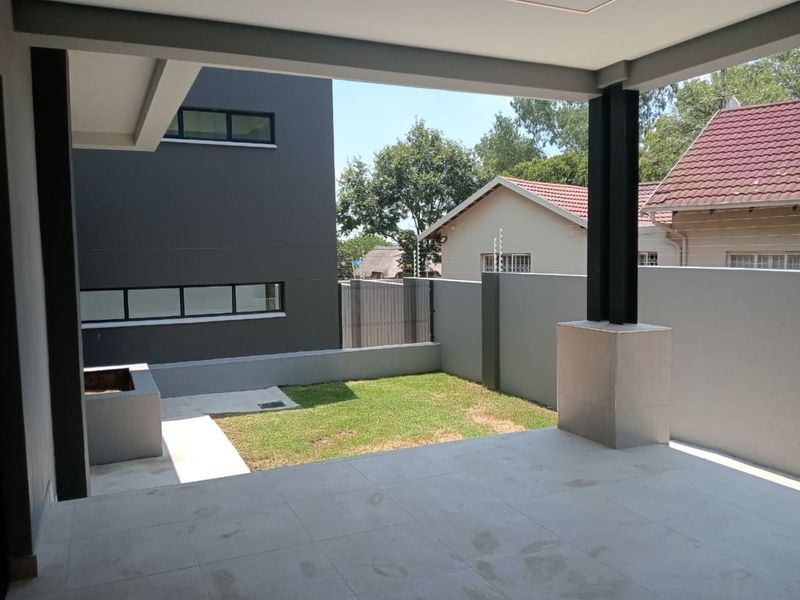 House For Sale in Morningside - Photo 10